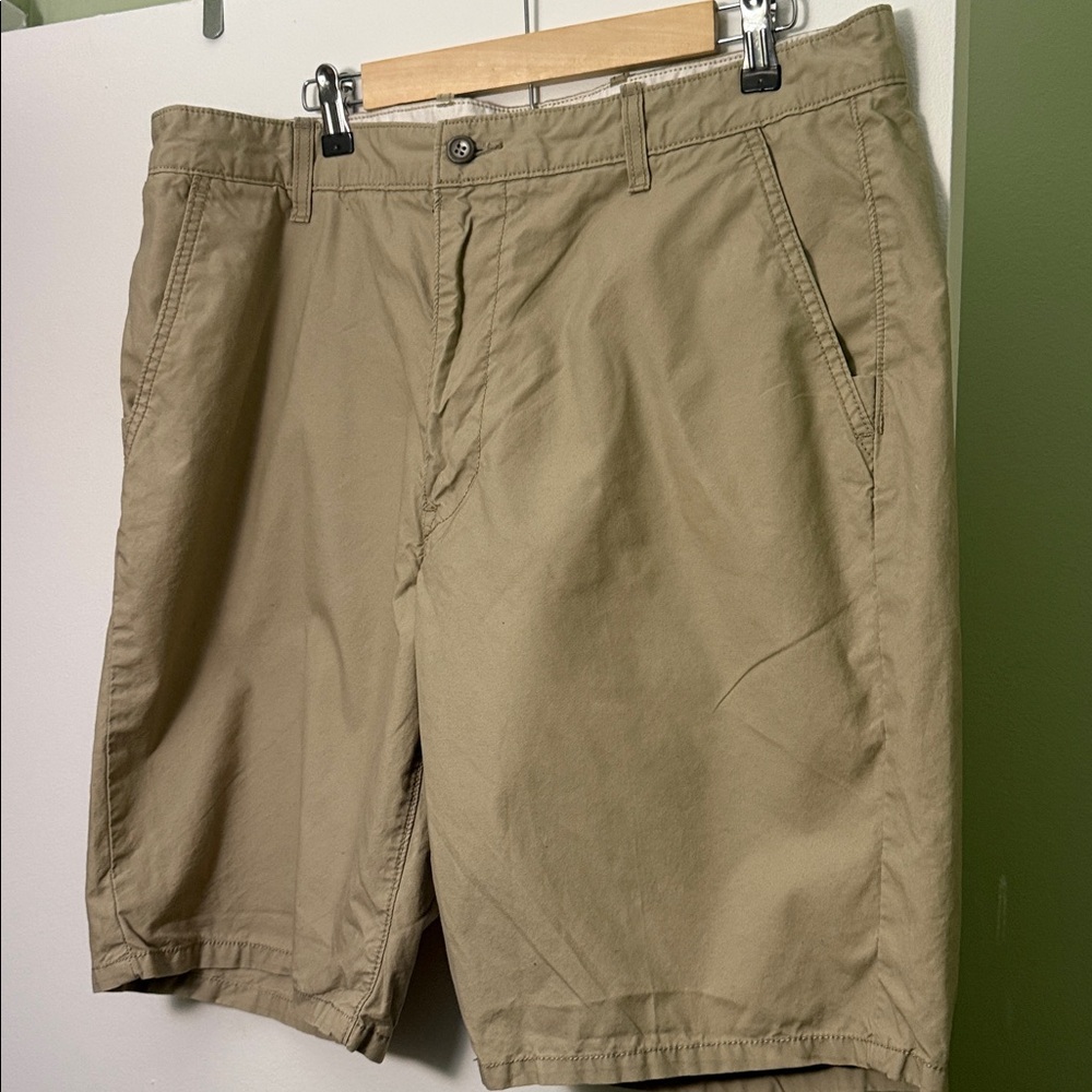 Levi's Men's Khaki Flat Front Shorts
